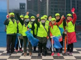 파주시 운정6동 거리환경지킴이, 환경 정화 위해 첫 활동 나서 기사 이미지