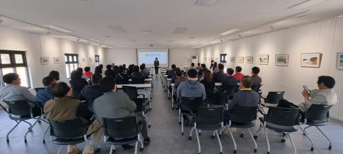 파주시는 여행길 걷기 프로그램을 통해 성매매 예방과 인식 개선에 힘쓰고 있다 사진 제공파주시 출처 파주신문 wwwpajunewscokr
