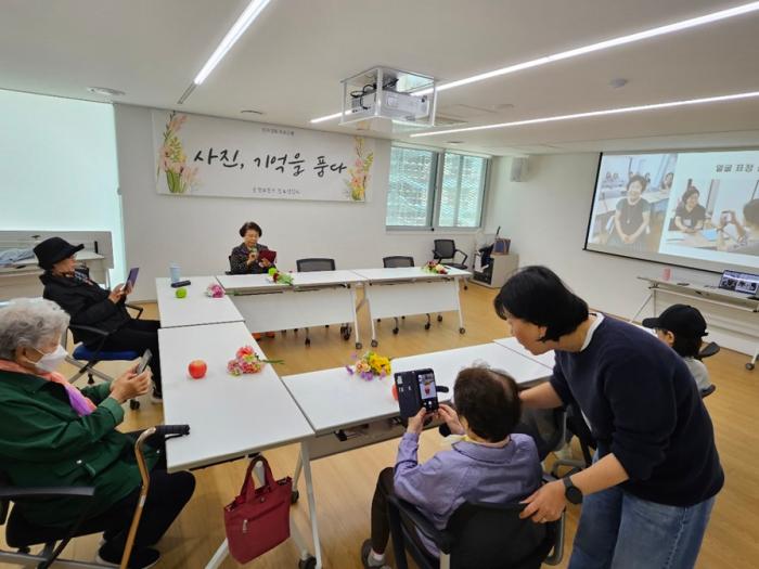 파주시 운정보건소, 치매 고위험군 대상 ‘사진, 기억을 품다’ 2기 운영